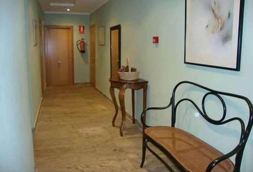 هتل Apartamentos Casa Fandin