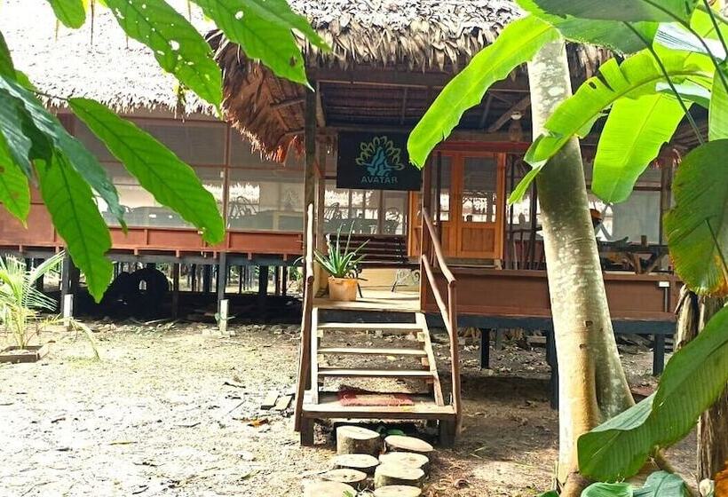 هتل Avatar Amazon Lodge & Canopy Park
