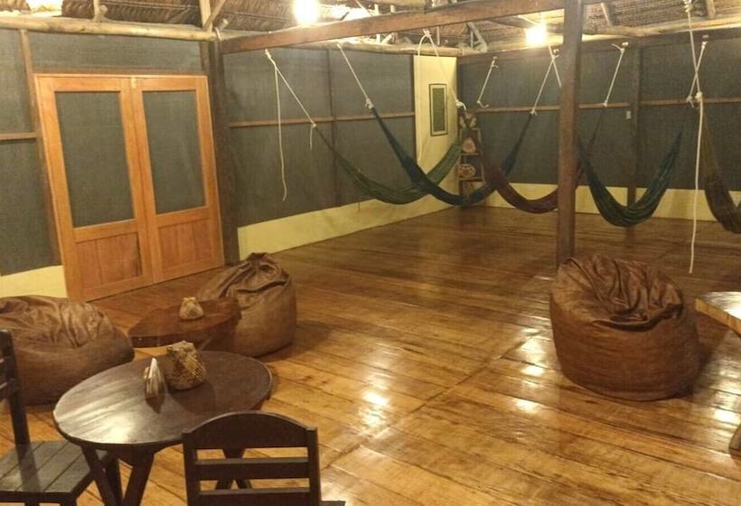 هتل Avatar Amazon Lodge & Canopy Park