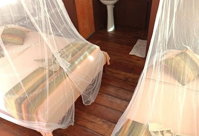 هتل Avatar Amazon Lodge & Canopy Park