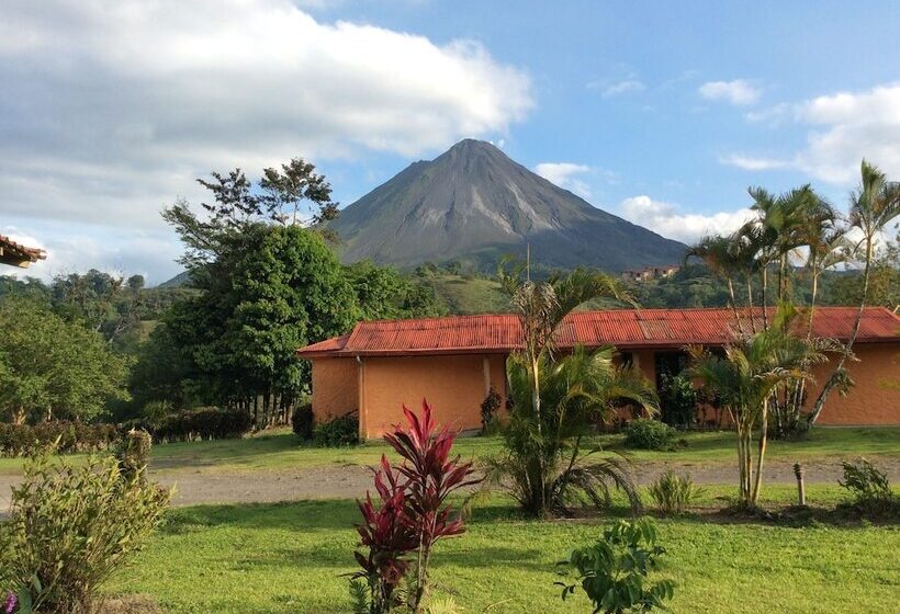 هتل Cabinas Los Guayabos