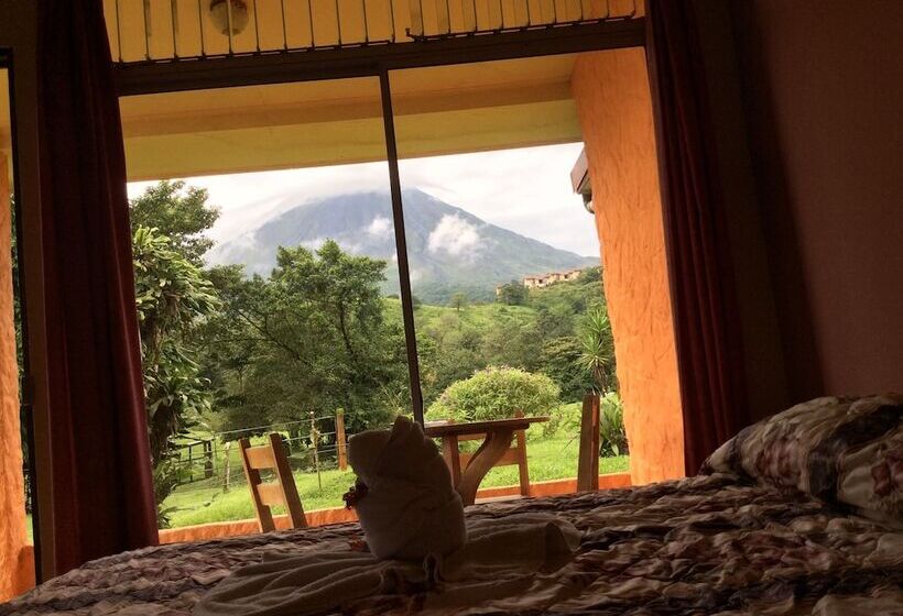 هتل Cabinas Los Guayabos