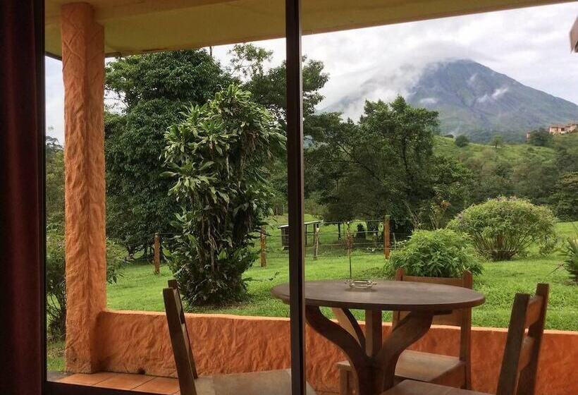 هتل Cabinas Los Guayabos