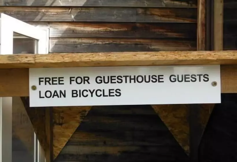 Hotelli Clione Camp Guest House