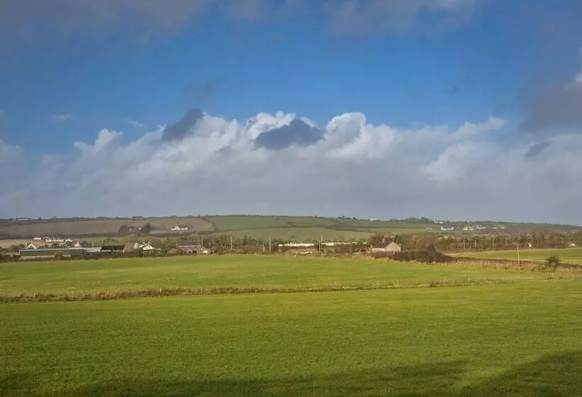 Hotelli Garryvoe Beach Homes