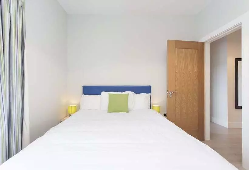 Hotelli Garryvoe Beach Homes