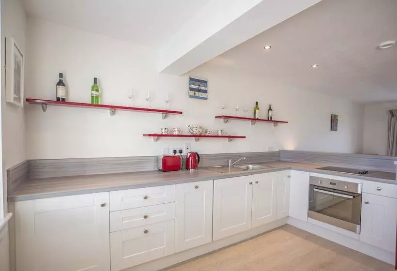 Hotelli Garryvoe Beach Homes