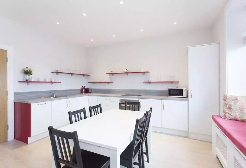 Hotelli Garryvoe Beach Homes