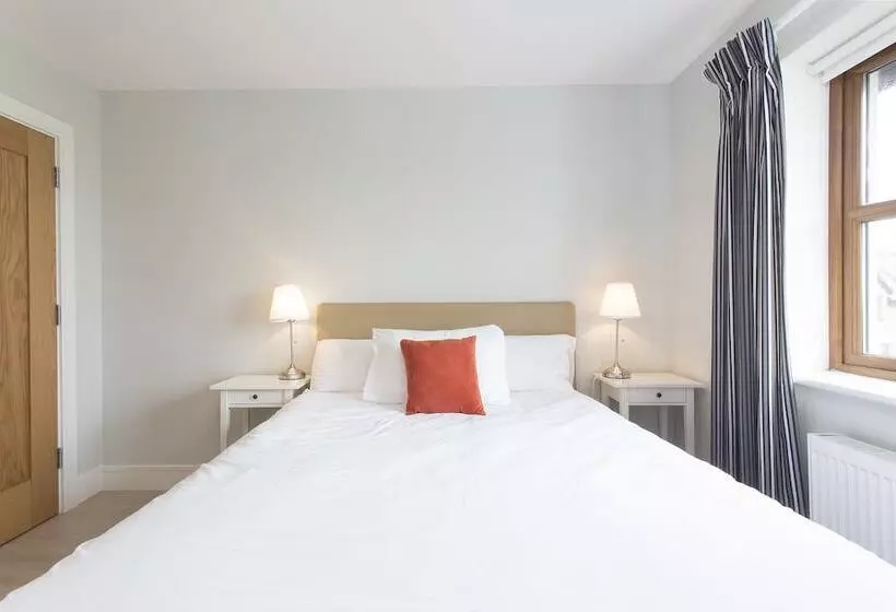 Hotelli Garryvoe Beach Homes