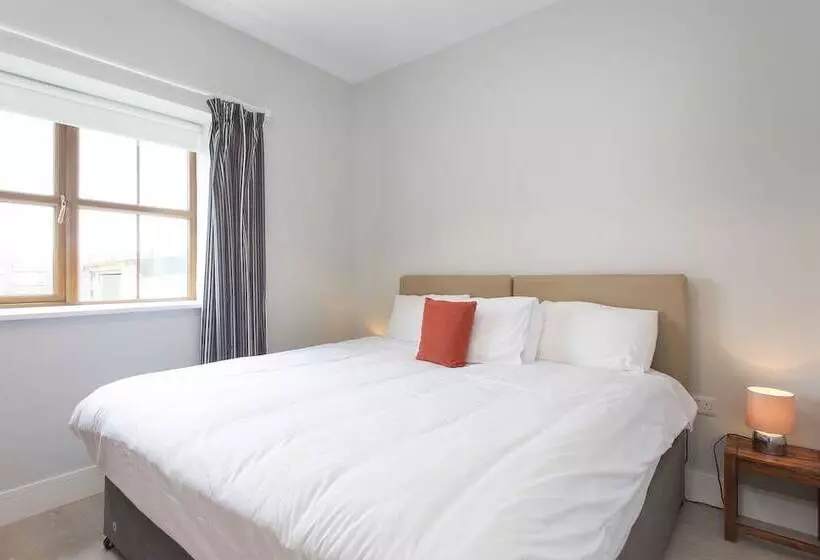 Hotelli Garryvoe Beach Homes