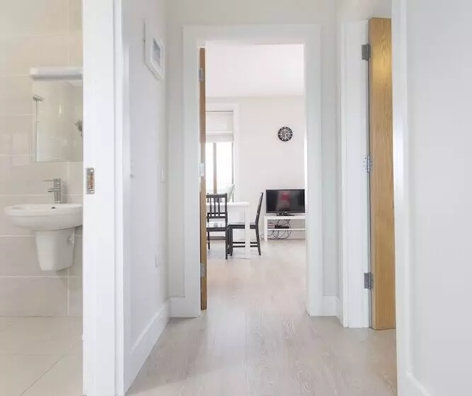 Hotelli Garryvoe Beach Homes