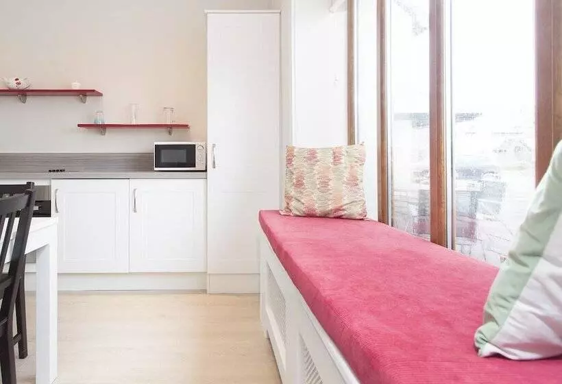 Hotelli Garryvoe Beach Homes