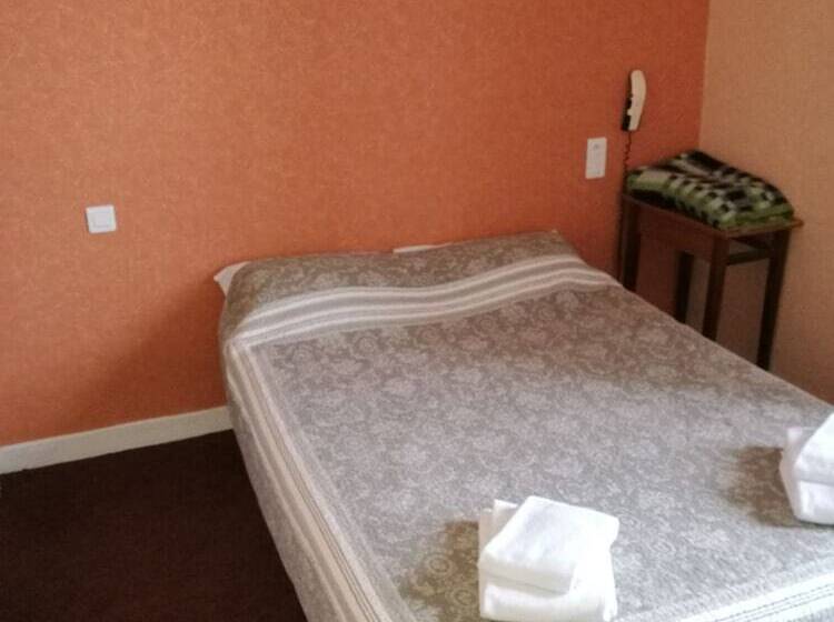 בית מלון כפרי Hôtel Au Jardin St Michel