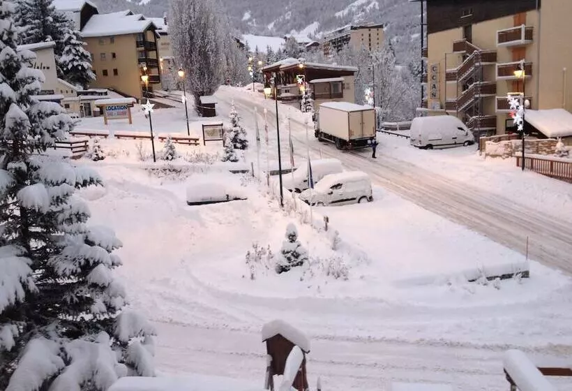 ホテル Hôtel Les Flocons