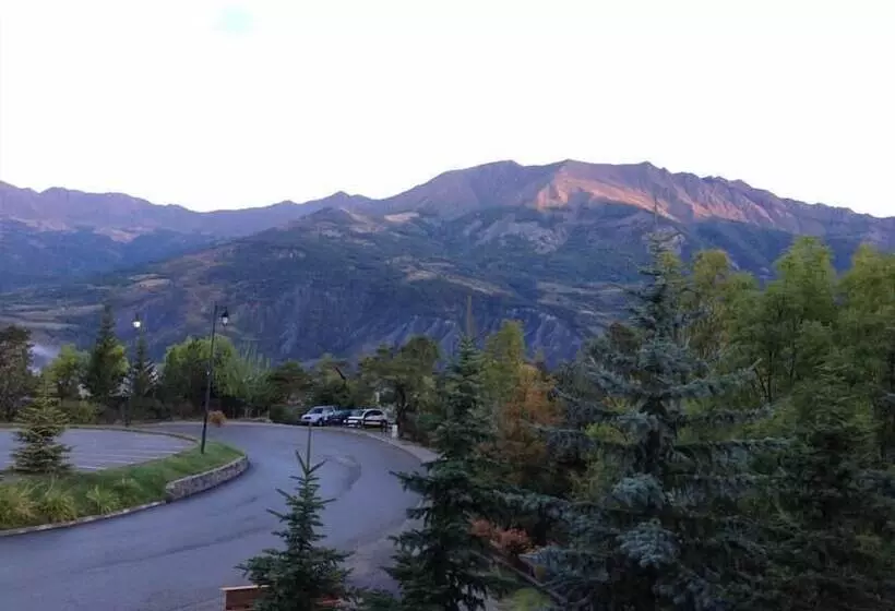 ホテル Hôtel Les Flocons