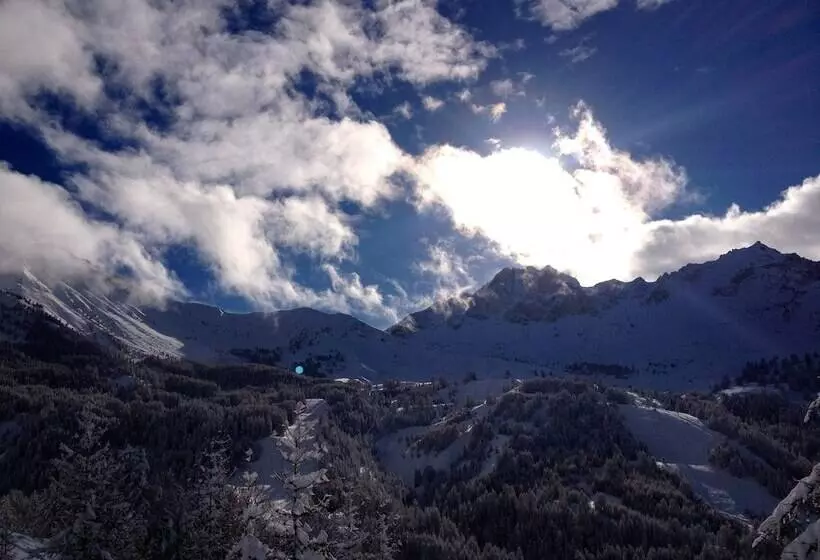 ホテル Hôtel Les Flocons