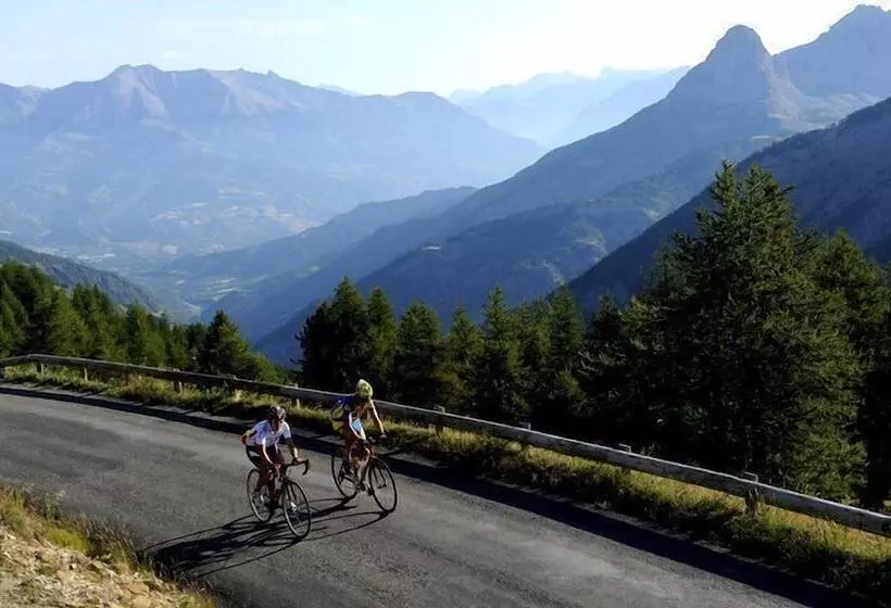 ホテル Hôtel Les Flocons