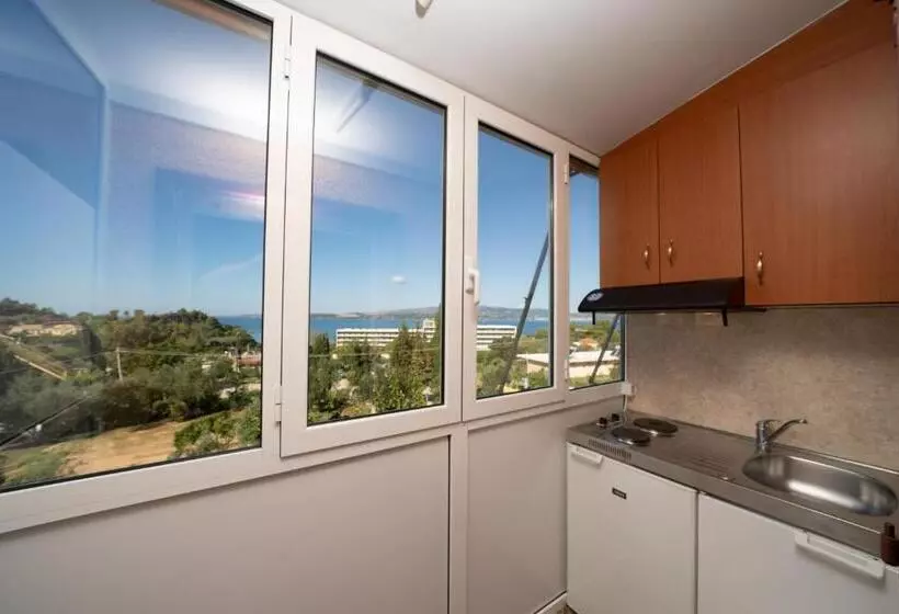 هتل Lorenzo House Apartments