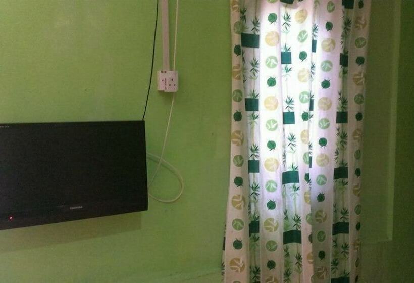 בית מלון כפרי Pangkor Inn Chalet