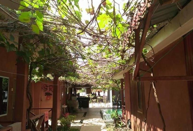 בית מלון כפרי Pangkor Inn Chalet