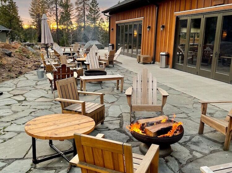 酒店 Rush Creek Lodge At Yosemite