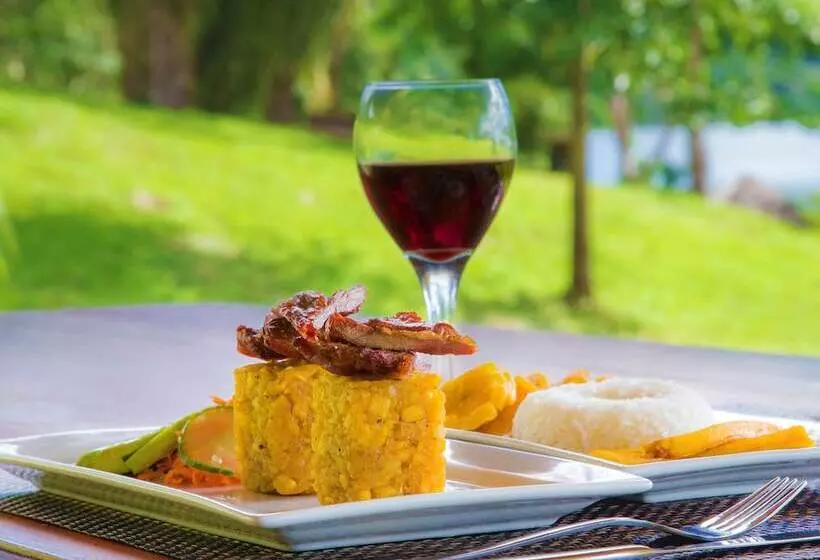 Hotelli Puerto Azul Sauce