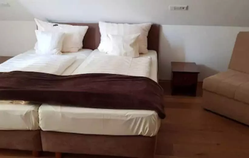 Hotelli Waldschlößchen