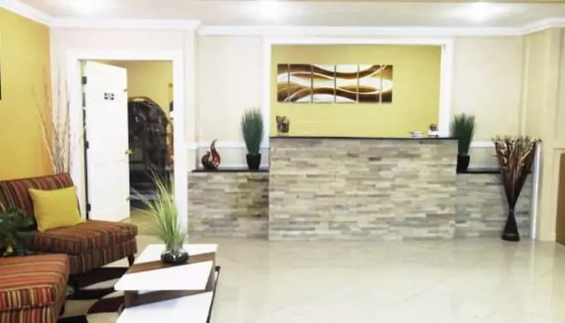 Hotelli Winnie Inn & Suites