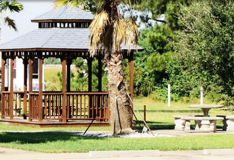 בית מלון כפרי Winnie Inn & Suites