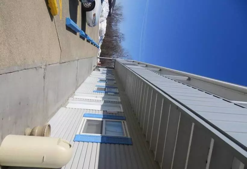 Motelli Adair Budget Inn