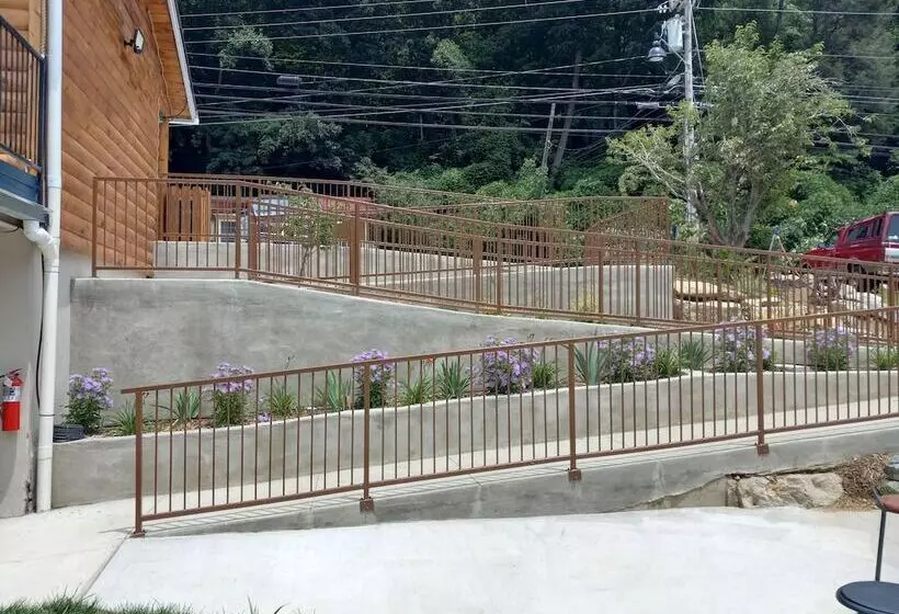 Motelli The Carter Lodge On The River