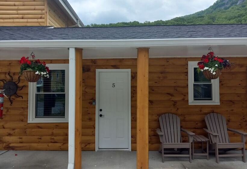 فندق على الطريق The Carter Lodge On The River