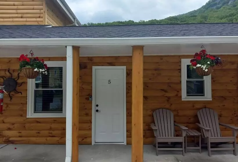 Motelli The Carter Lodge On The River