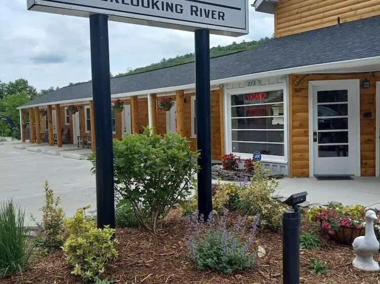 Motelli The Carter Lodge On The River