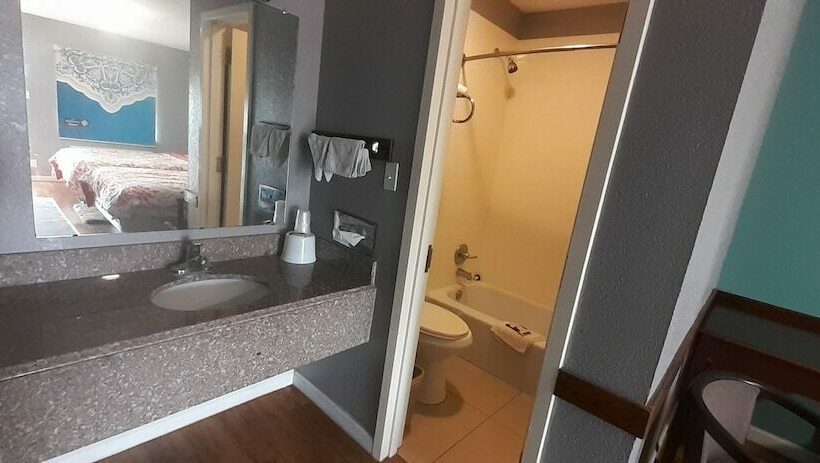 فندق على الطريق Woodfield Inn & Suites