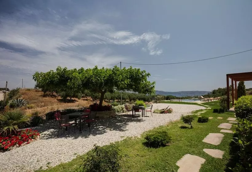 ペンション Agarathos Traditional Rooms