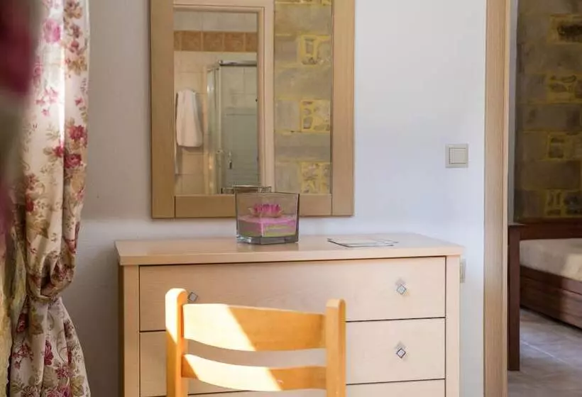 ペンション Agarathos Traditional Rooms