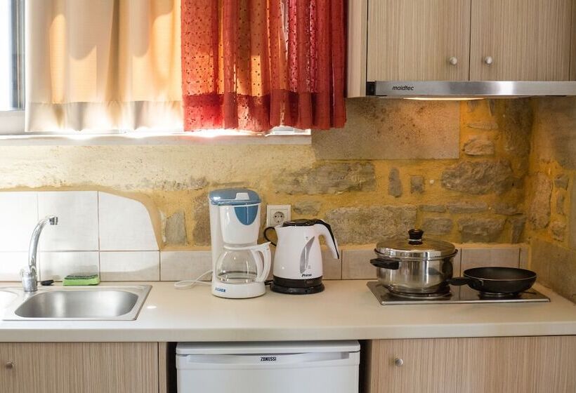 膳宿费 Agarathos Traditional Rooms