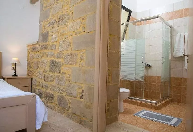 ペンション Agarathos Traditional Rooms