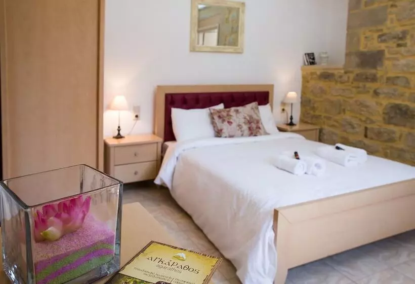 ペンション Agarathos Traditional Rooms