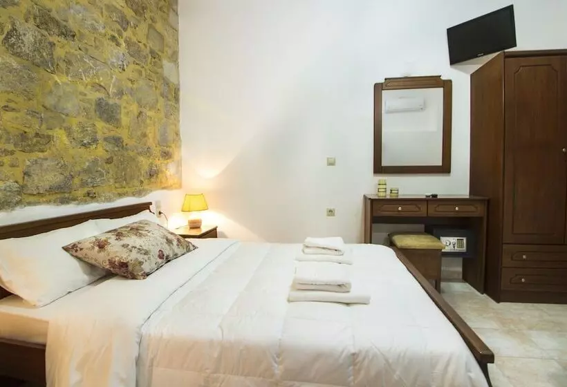 ペンション Agarathos Traditional Rooms