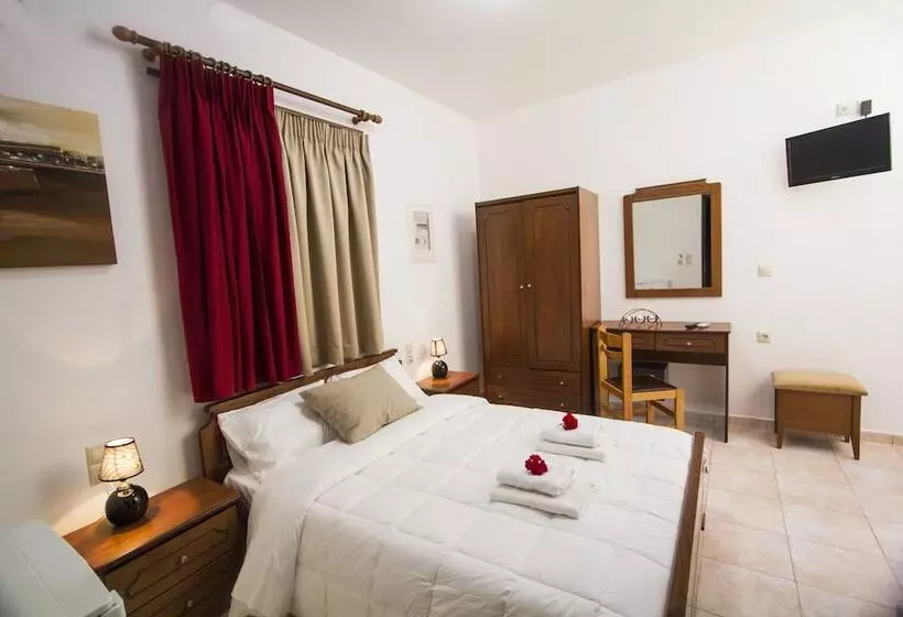 ペンション Agarathos Traditional Rooms