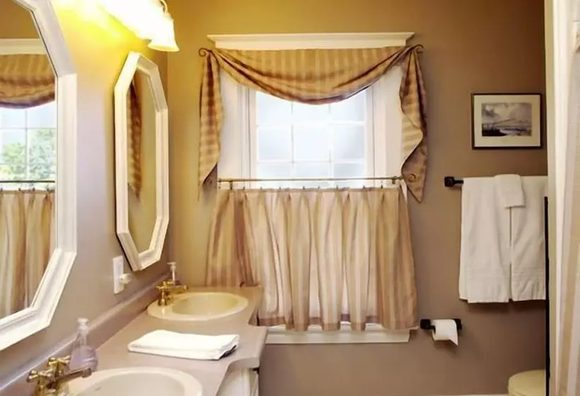 Simcoe Suites On The Henley B&b