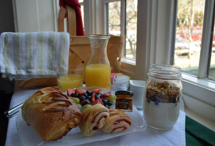 The Inn At Gristmill Square