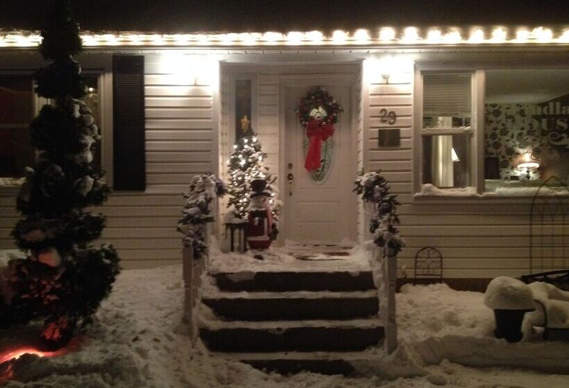 مبيت وإفطار The Findlay House