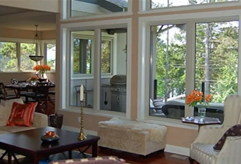 Brentwood Lighthouse B&b