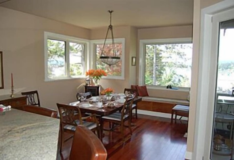 Brentwood Lighthouse B&b