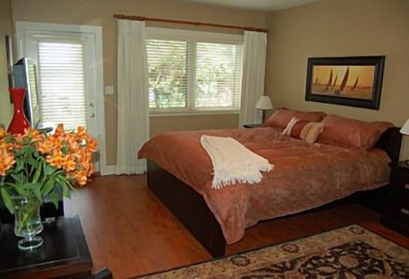 Brentwood Lighthouse B&b