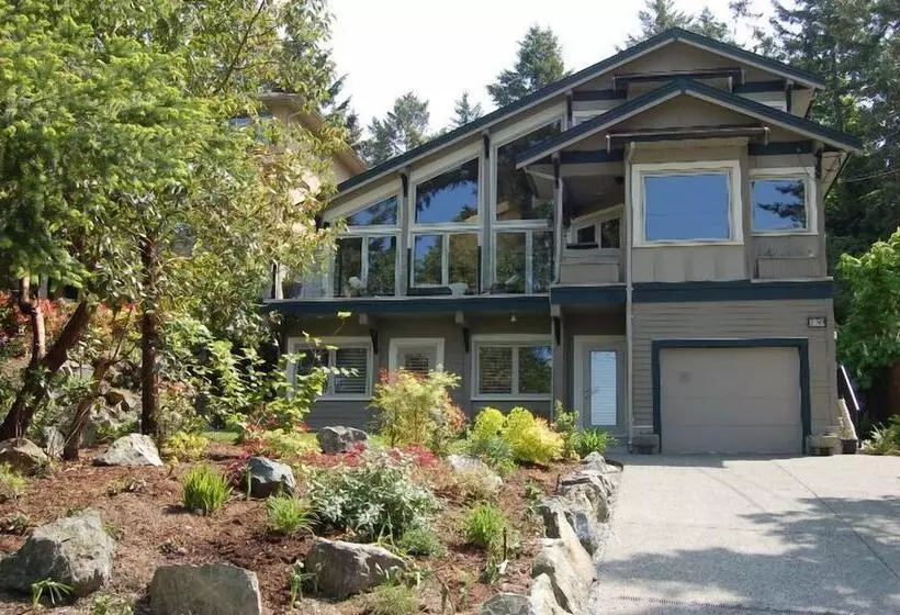 Brentwood Lighthouse B&b