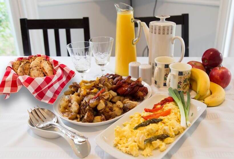 Gypsy By The Lake B & B